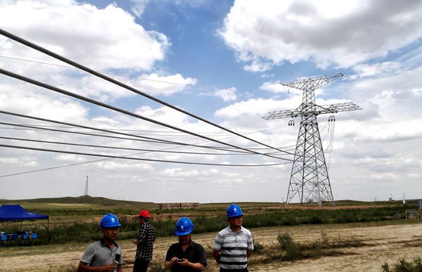 我國(guó)建成特高壓輸電線路使用了碳纖維作為承重材料